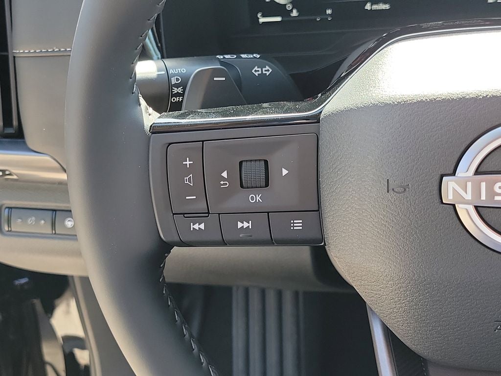 2026 Nissan Pathfinder SL Premium