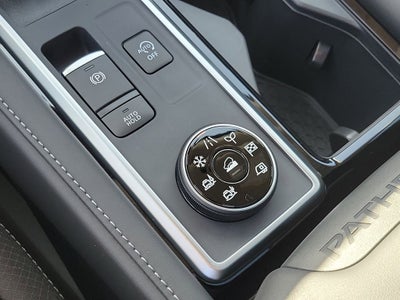 2026 Nissan Pathfinder SL Premium