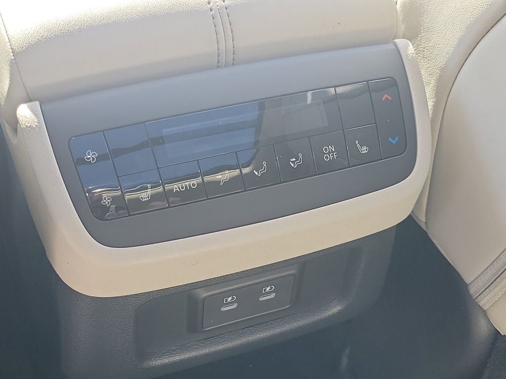 2026 Nissan Pathfinder SL Premium