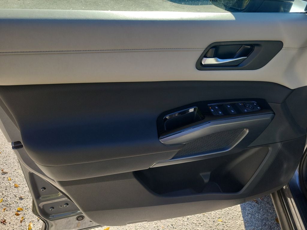 2026 Nissan Pathfinder SL Premium