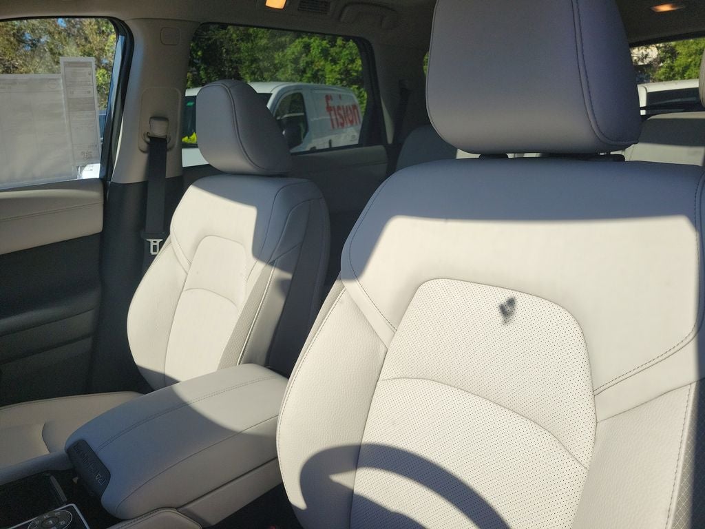 2026 Nissan Pathfinder SL Premium