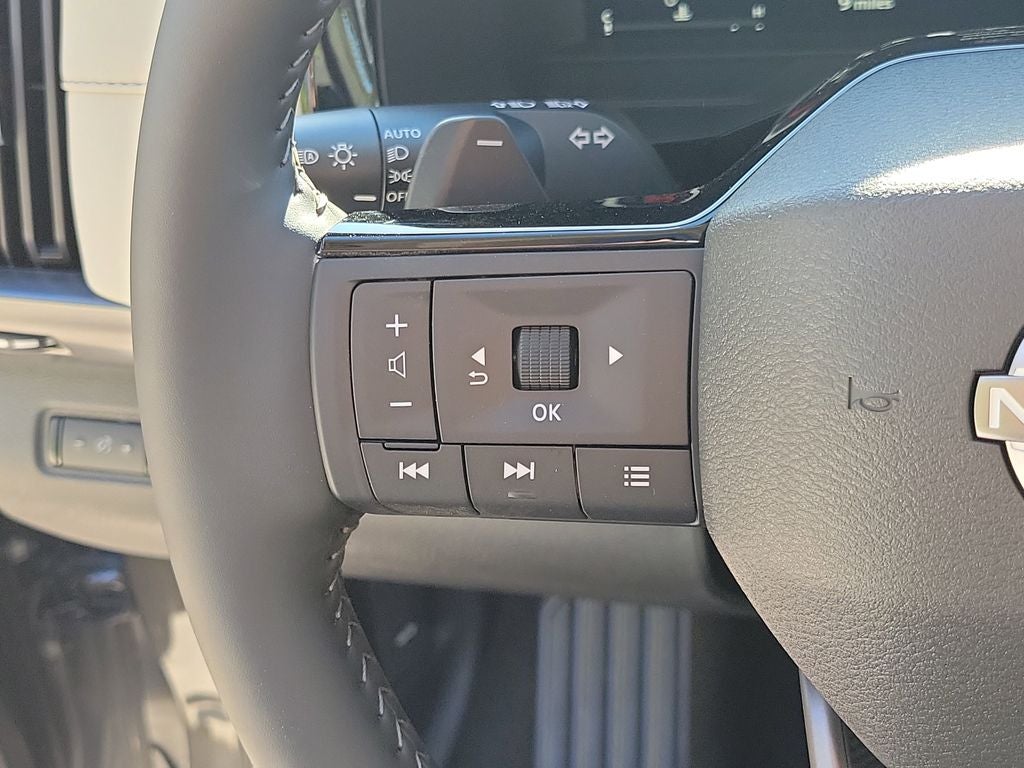 2026 Nissan Pathfinder SL Premium