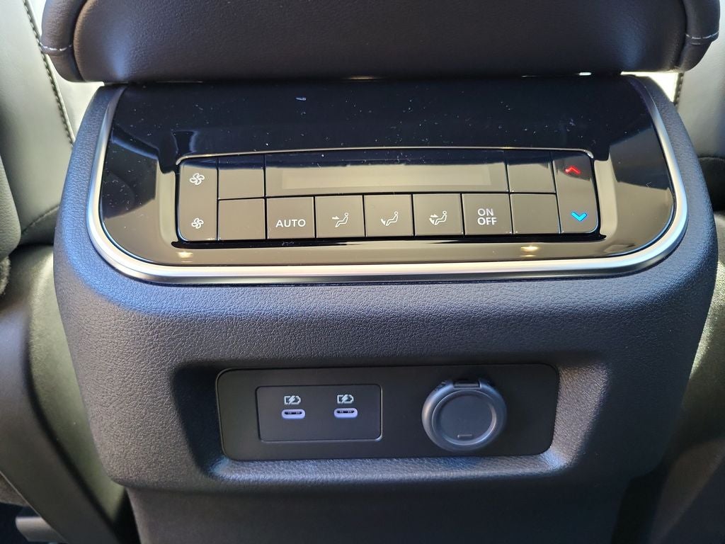2026 Nissan Armada SV