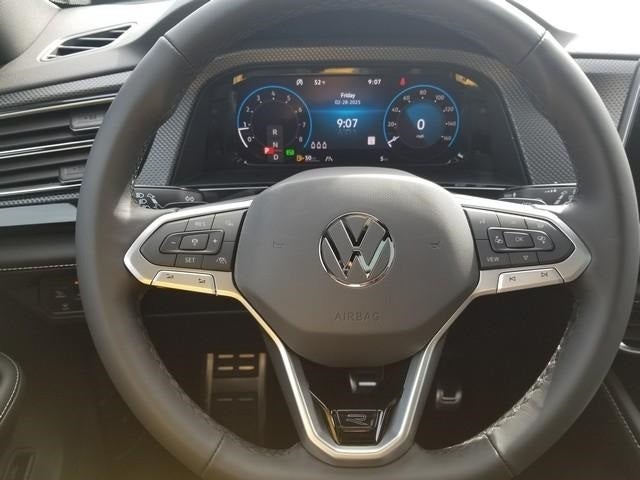 2025 Volkswagen Atlas Cross Sport 2.0T SEL R-Line Black