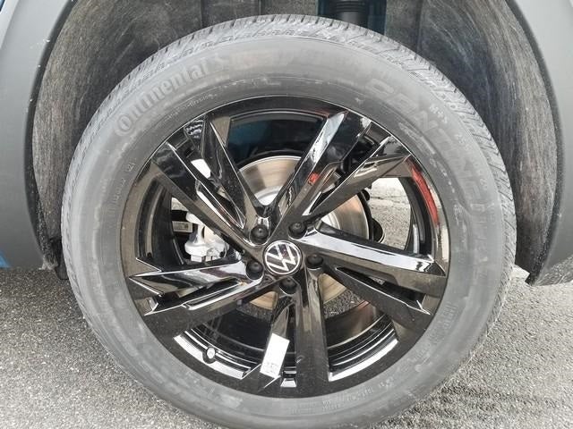 2025 Volkswagen Atlas Cross Sport 2.0T SEL R-Line Black