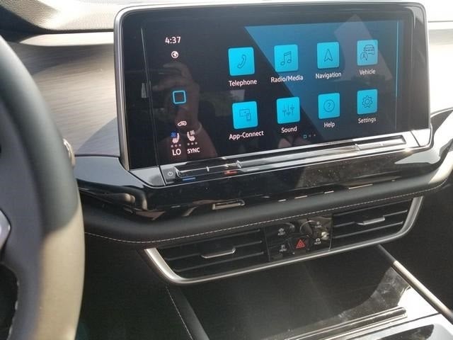 2025 Volkswagen Atlas Cross Sport 2.0T SE w/Technology