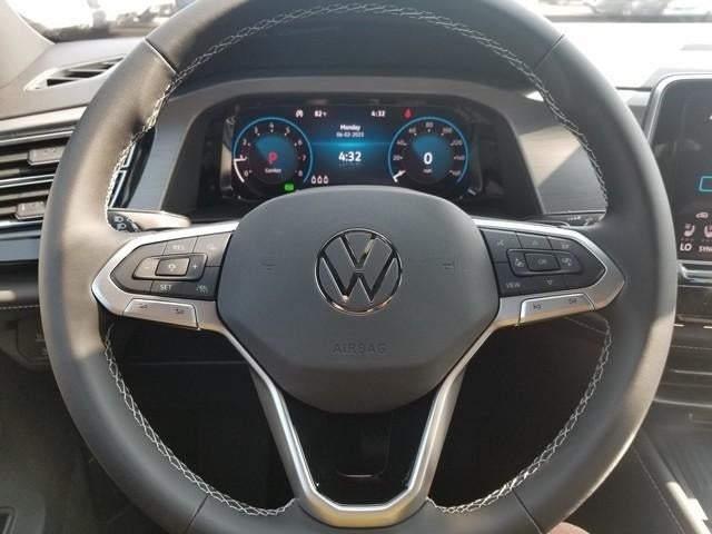 2025 Volkswagen Atlas Cross Sport 2.0T SE w/Technology