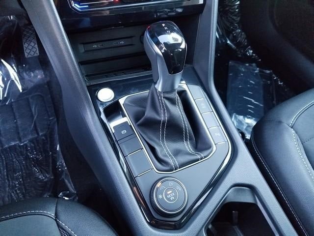 2025 Volkswagen Taos 1.5T SE Black