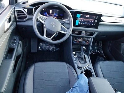 2025 Volkswagen Taos 1.5T SE Black