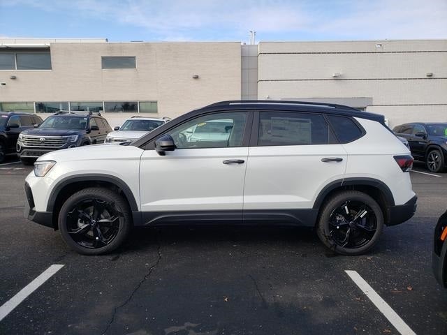 2025 Volkswagen Taos 1.5T SE Black