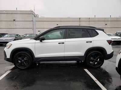 2025 Volkswagen Taos 1.5T SE Black