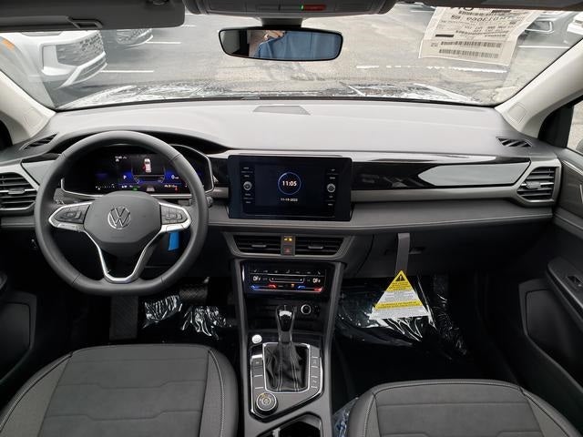 2026 Volkswagen Taos 1.5T SE Black