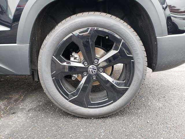 2026 Volkswagen Taos 1.5T SE Black