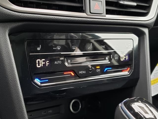 2026 Volkswagen Taos 1.5T SE Black