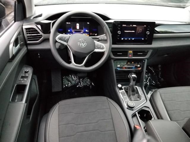 2025 Volkswagen Taos 1.5T SE Black