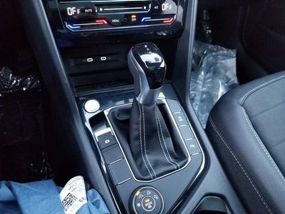 2025 Volkswagen Taos 1.5T SE Black