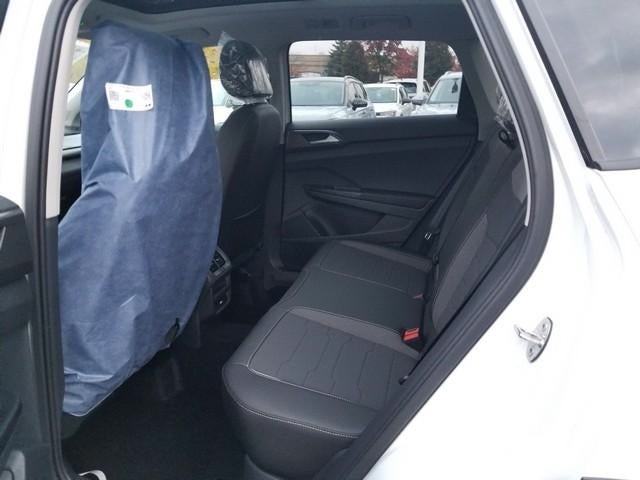 2025 Volkswagen Taos 1.5T SE Black