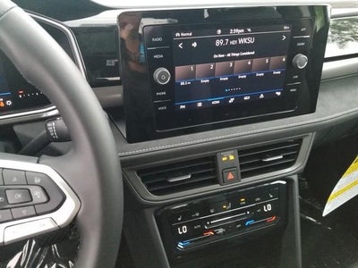 2025 Volkswagen Taos 1.5T SE Black