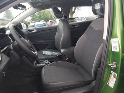 2025 Volkswagen Taos 1.5T SE Black