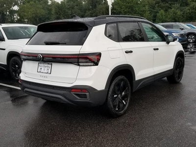 2025 Volkswagen Taos 1.5T SE Black