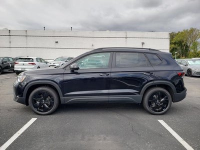 2025 Volkswagen Taos 1.5T SE Black