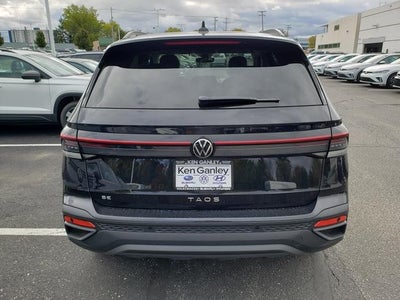 2025 Volkswagen Taos 1.5T SE Black