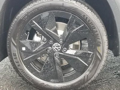 2025 Volkswagen Taos 1.5T SE Black