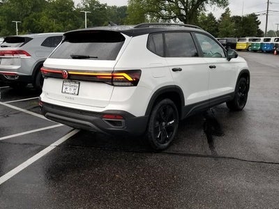 2025 Volkswagen Taos 1.5T SE Black