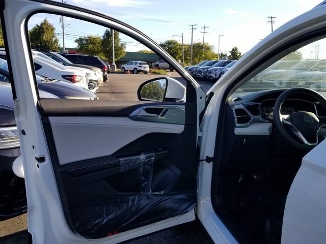 2025 Volkswagen Taos 1.5T SEL