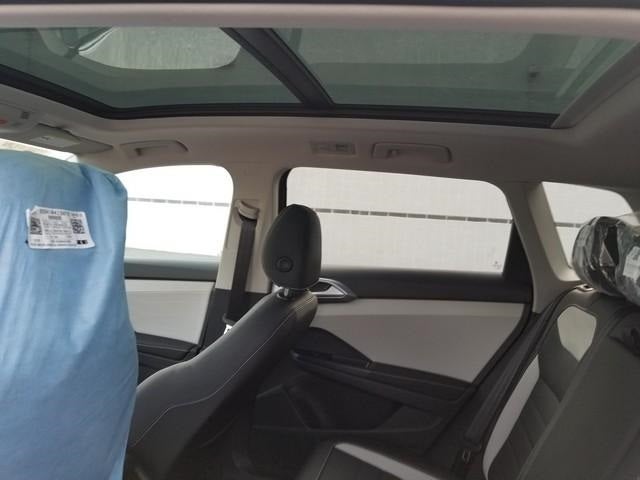 2025 Volkswagen Taos 1.5T SEL