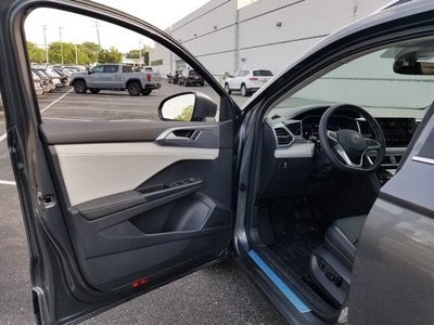 2025 Volkswagen Taos 1.5T SEL