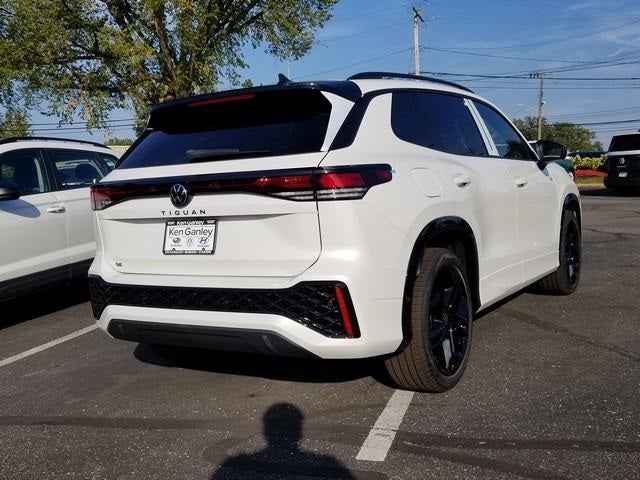 2025 Volkswagen Tiguan 2.0T SE R-Line Black