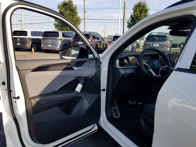 2025 Volkswagen Tiguan 2.0T SE R-Line Black