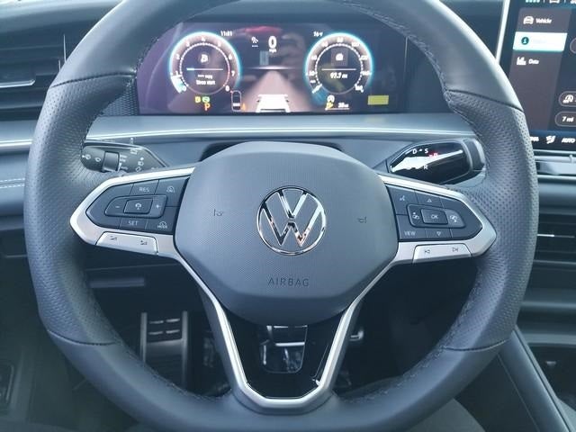 2025 Volkswagen Tiguan 2.0T SE R-Line Black