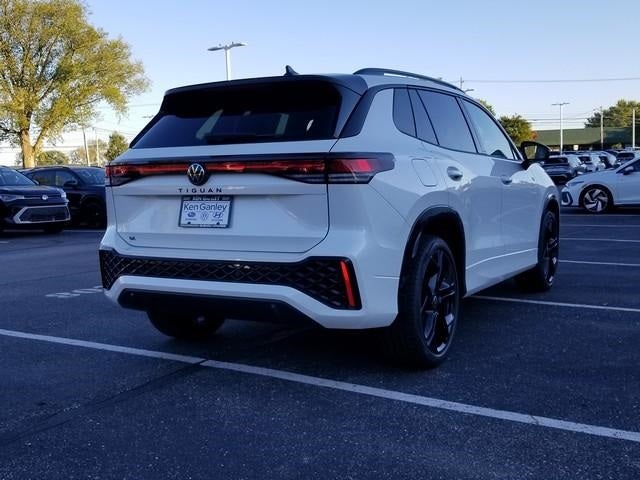 2025 Volkswagen Tiguan 2.0T SE R-Line Black