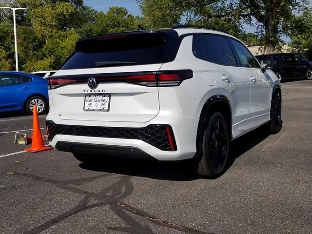 2025 Volkswagen Tiguan 2.0T SE R-Line Black