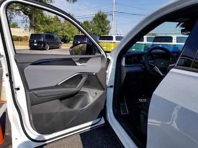 2025 Volkswagen Tiguan 2.0T SE R-Line Black