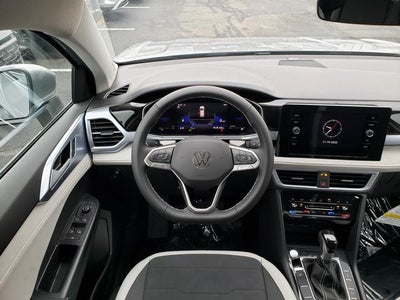 2025 Volkswagen Taos 1.5T SE