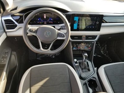 2025 Volkswagen Taos 1.5T SE