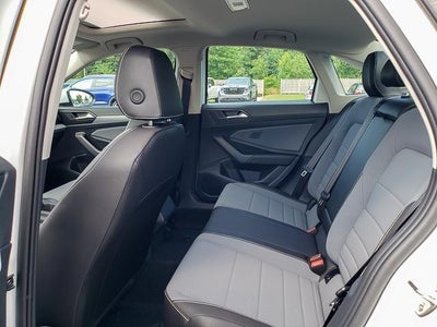 2025 Volkswagen Jetta 1.5T SE