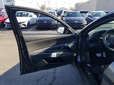 2025 Hyundai Elantra Hybrid SEL Sport