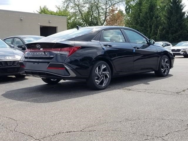 2025 Hyundai Elantra Hybrid Limited