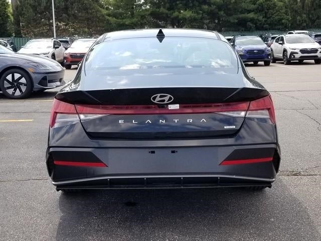 2025 Hyundai Elantra Hybrid Limited