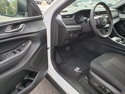 2025 Jeep Grand Cherokee GRAND CHEROKEE LAREDO 4X4