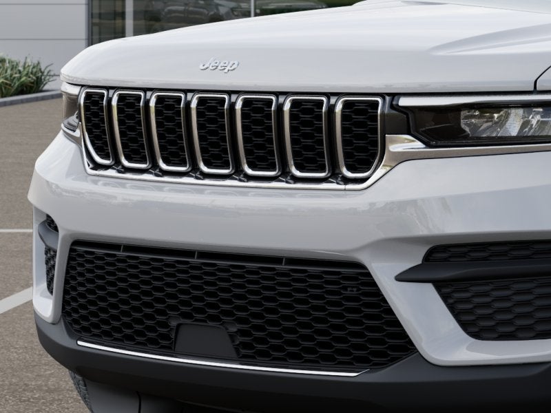 2025 Jeep Grand Cherokee GRAND CHEROKEE LAREDO 4X4