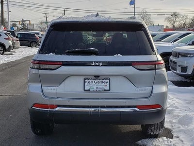 2025 Jeep Grand Cherokee GRAND CHEROKEE LAREDO X 4X4