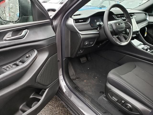 2025 Jeep Grand Cherokee GRAND CHEROKEE L LAREDO X 4X4