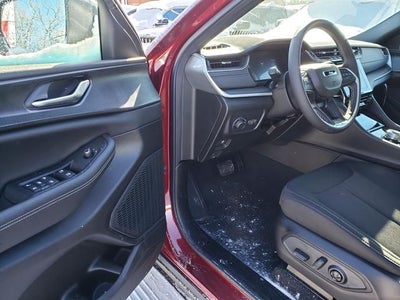 2025 Jeep Grand Cherokee GRAND CHEROKEE L LAREDO X 4X4