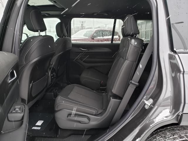 2025 Jeep Grand Cherokee GRAND CHEROKEE L LAREDO X 4X4