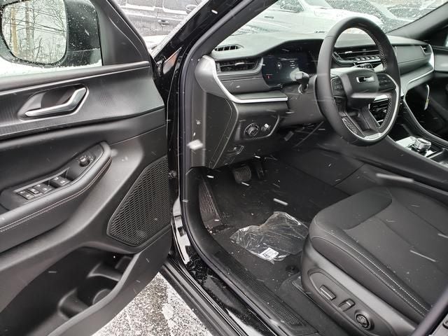 2025 Jeep Grand Cherokee GRAND CHEROKEE L LAREDO X 4X4